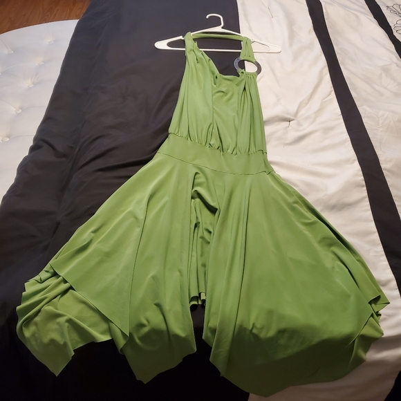 Medium, green - Picture 2 of 4